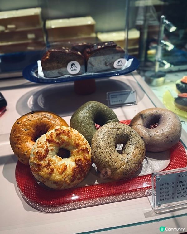 趕上黑芝麻甜品熱潮🍩爆餡流心冬甩 ✨
