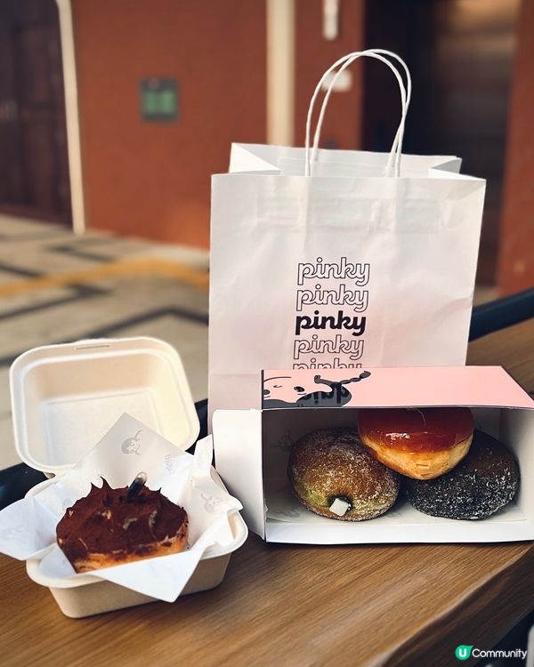 趕上黑芝麻甜品熱潮🍩爆餡流心冬甩 ✨