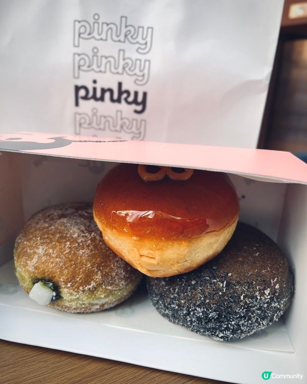 趕上黑芝麻甜品熱潮🍩爆餡流心冬甩 ✨