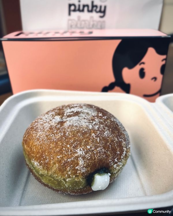 趕上黑芝麻甜品熱潮🍩爆餡流心冬甩 ✨