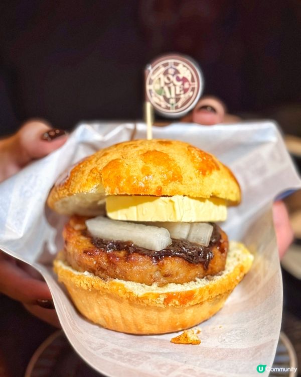 肉餅菠蘿油漢堡😍Dope！