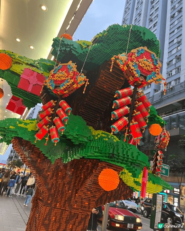 銅鑼灣Fashion Walk附近突然彈出棵LEGO許願樹，...
