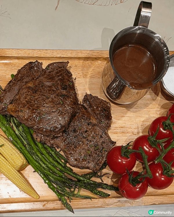 新年食餐好，香芒大蝦沙律好fresh醒胃，蟹肉蘑菇湯濃郁，配...