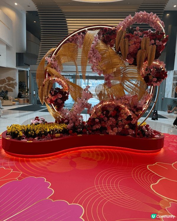 Popcorn 商場今年簡單的佈置，已經充滿節日氣氛，無論一...