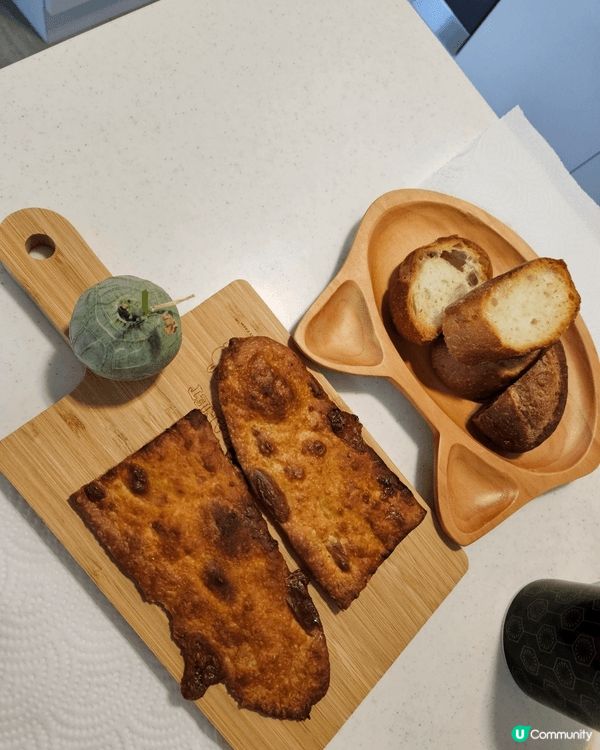 我好鍾意整麵包今次我整嘅係一個 芝士薄脆麵包非常之成功呀 同...