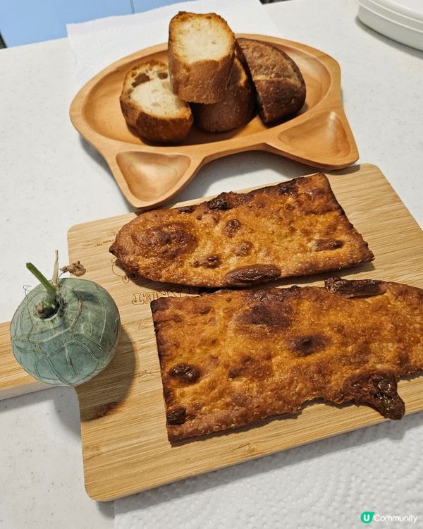 我好鍾意整麵包今次我整嘅係一個 芝士薄脆麵包非常之成功呀 同...