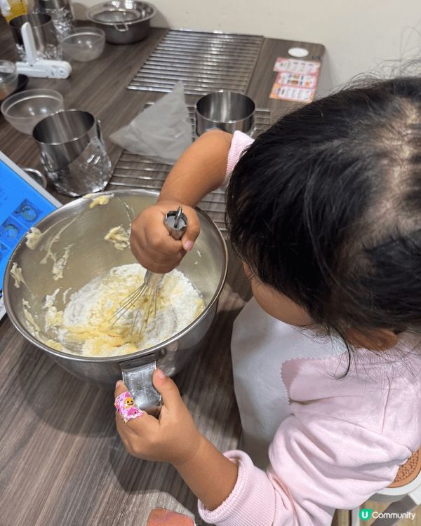 我個生日蛋糕係我同媽媽親手整架，真係好可愛，仲有得吹泌泌添，...