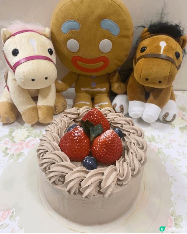 紫色個個蛋糕係芋頭蛋糕，仲記得係因為阿媽就黎生日，我專登買左...