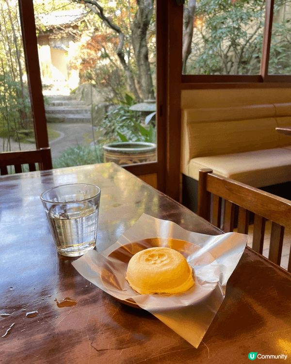 最近去福岡吃到的甜點 有太宰府的梅枝餅 紅豆蓉清甜；亦有鬆軟...