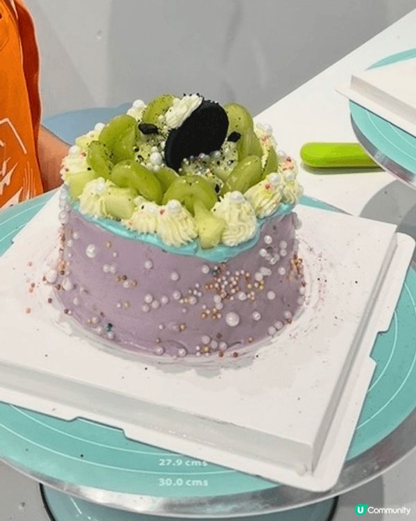 圖一和圖二是我和女兒的烘焙作品，圖一是心形小蛋糕，圖二是奶油...
