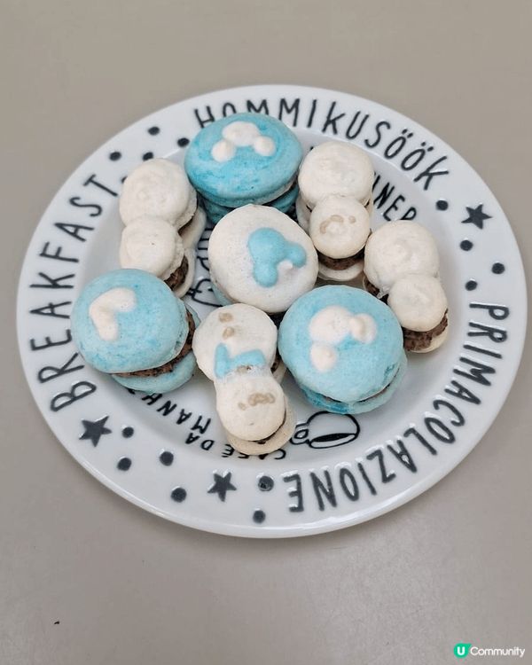 今日同囡囡去整馬卡龍，發揮創意，做了很多不同造型的馬卡龍，有...