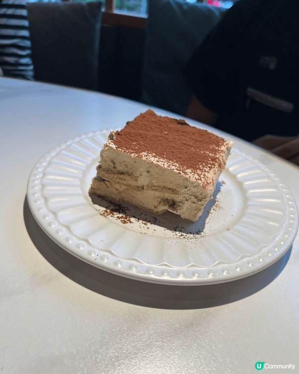 Awesome cafe嘅甜品又睇得又好味, 唔太甜, 大人...