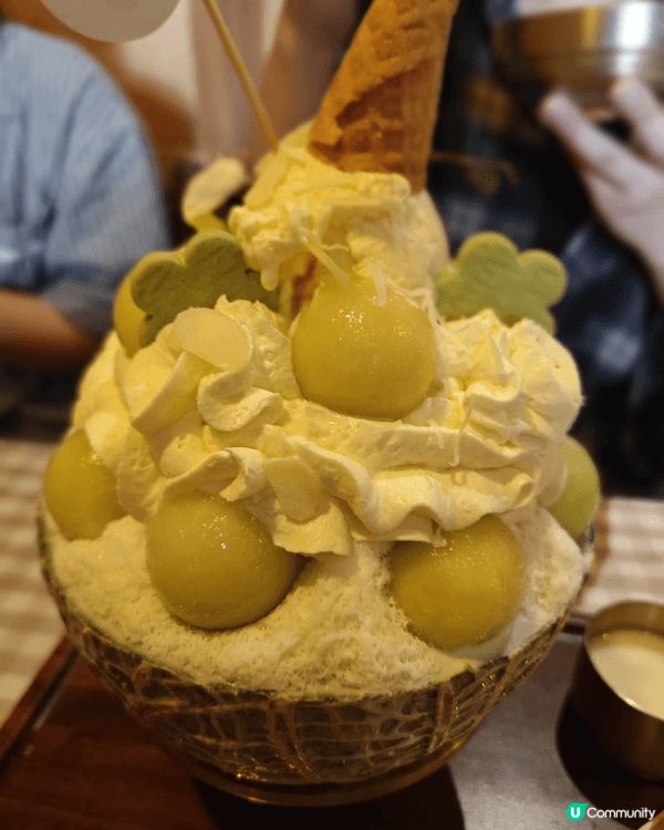 蜜瓜冰沙喺深圳遊玩時食既甜品再加上自行倒入配搭好嘅牛奶，好好...