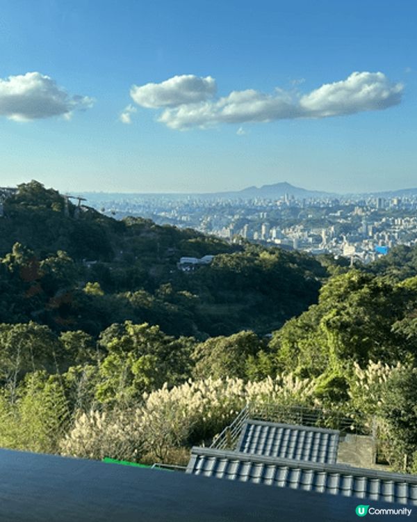 去台北貓空坐貓空纜車🚡好正，好值得去坐和行下，因為上面空氣好...