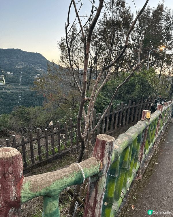 去台北貓空坐貓空纜車🚡好正，好值得去坐和行下，因為上面空氣好...