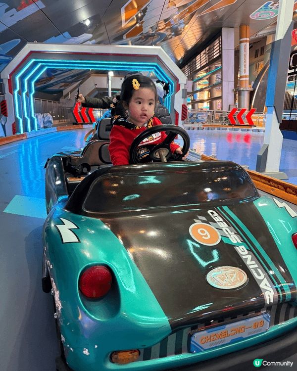 珠海橫琴飛船樂園，好大玩唔晒，但小朋友細就無乜遊戲可以玩，有...