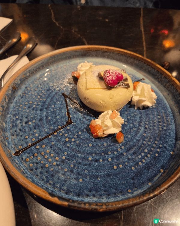 喺一間叫The Grill Room (The Humphr...