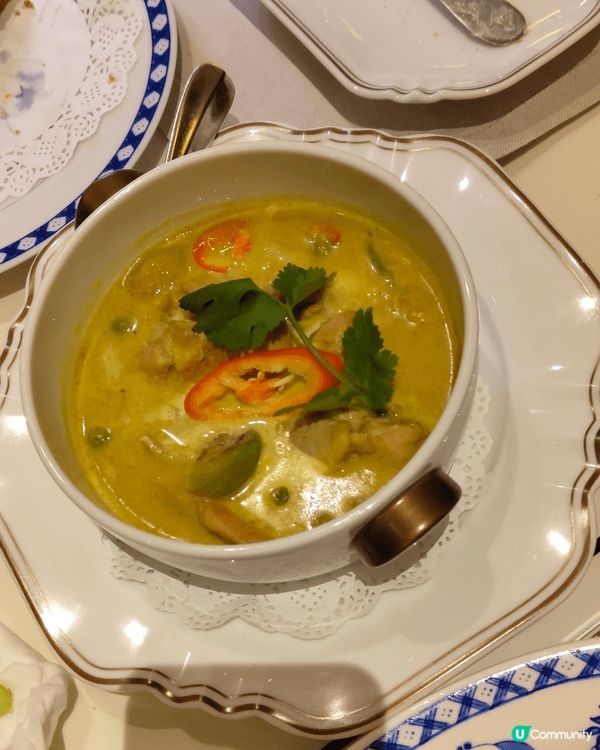 最近我去咗瑰麗冰室 (Holt's Café) 用餐，真係一...