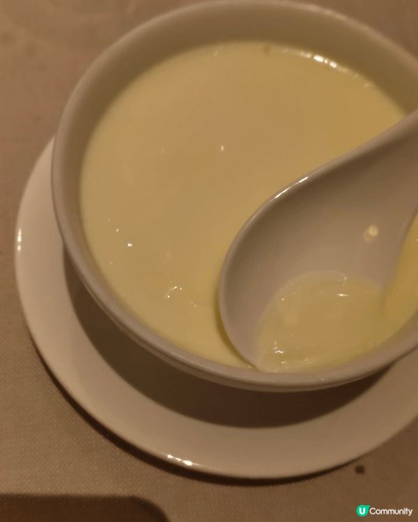 最近我去咗瑰麗冰室 (Holt's Café) 用餐，真係一...
