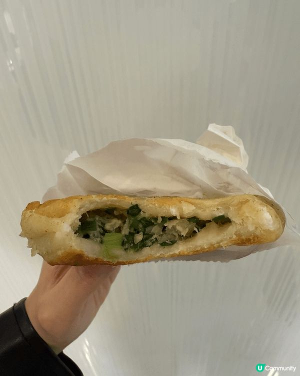 荃灣民豐面粉廠，韮菜餅 $15，大大塊熱辣辣，餡料好juic...