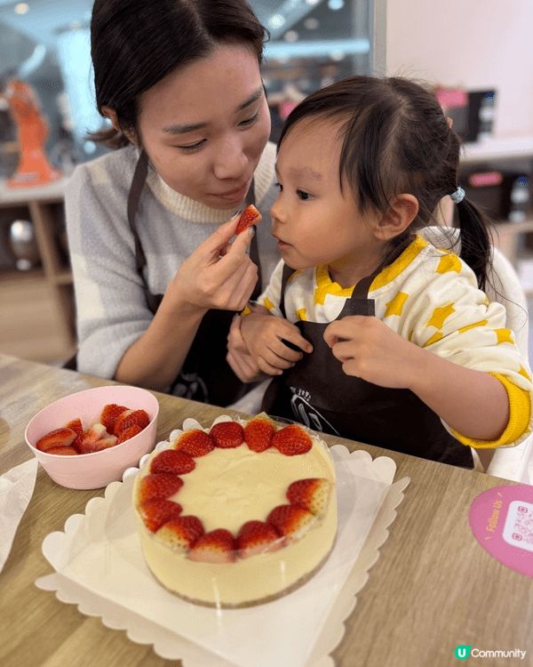 有同4歲女兒做過生日蛋糕 曲奇 冰皮月餅 朱古力屋等等