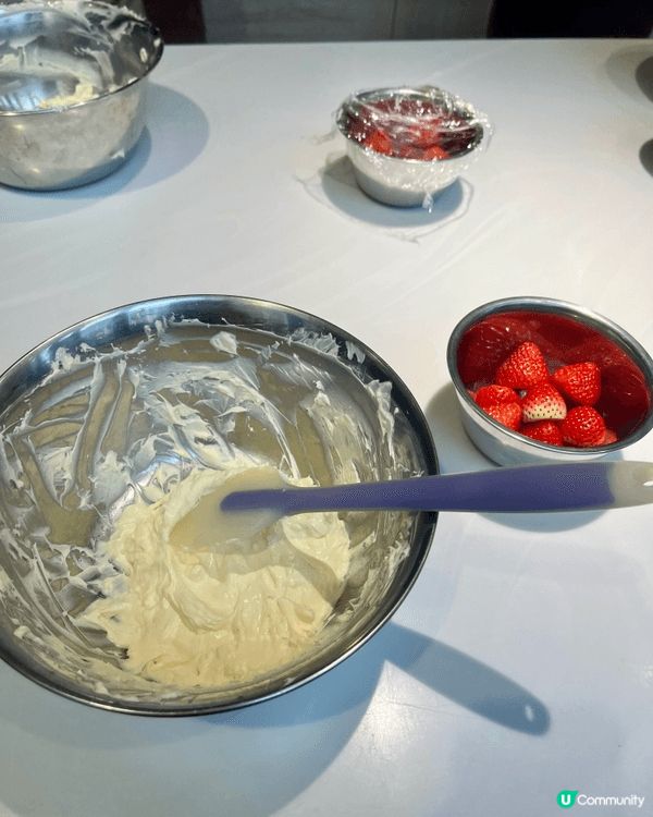 日前朋友生日，一齊去整個獨一無二又至愛嘅士多啤梨蛋糕🎂🍓，記...