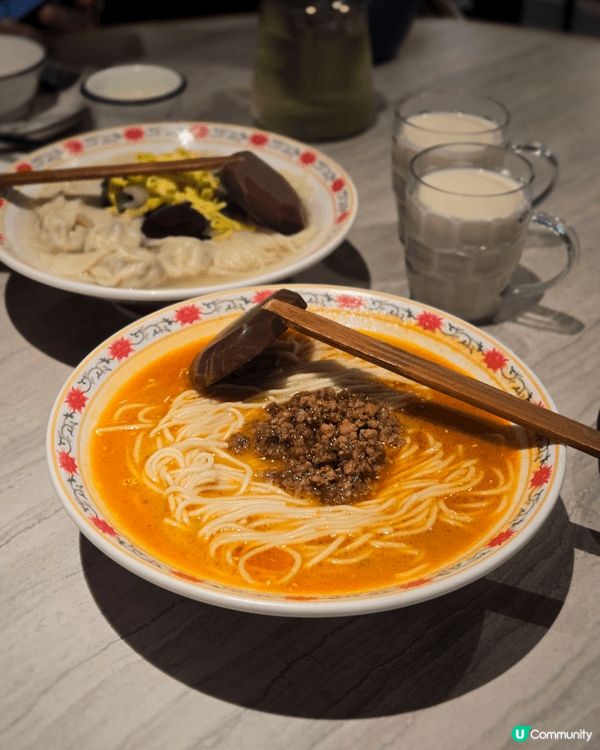 荃灣上海名居的午餐好抵食，五十八蚊就有碗麵及飲品，唔使加一及...