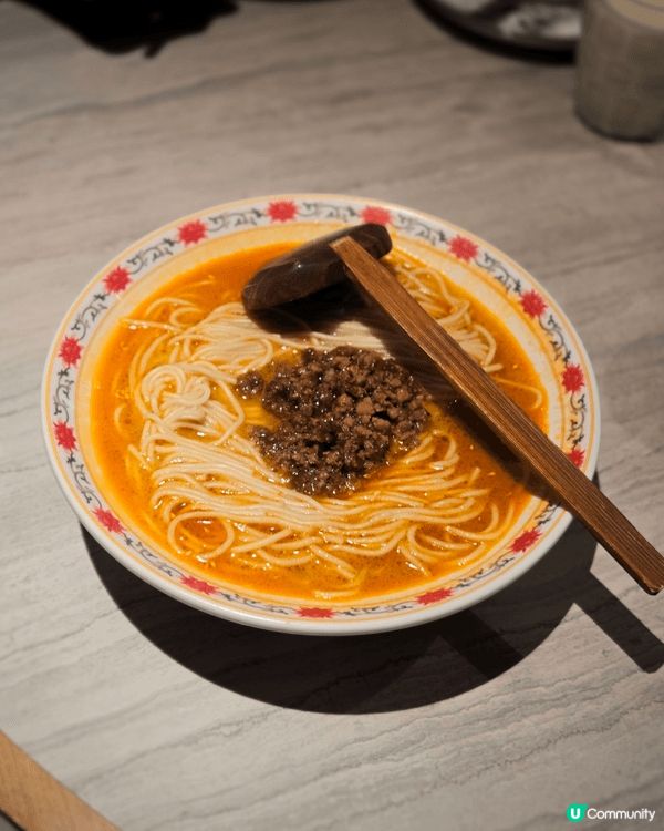 荃灣上海名居的午餐好抵食，五十八蚊就有碗麵及飲品，唔使加一及...