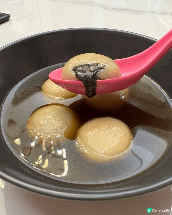 新年緊係要食湯圓 團團圓圓 有芝麻味又有花生味，兩隻都超級留...