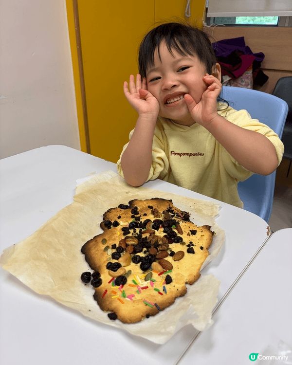 之前曾經同小朋友一齊參加過親子烹飪班，有整個蛋糕，千層卷，曲...