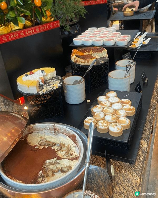 最近同朋友去咗港麗酒店 Garden Café 食自助午餐，...