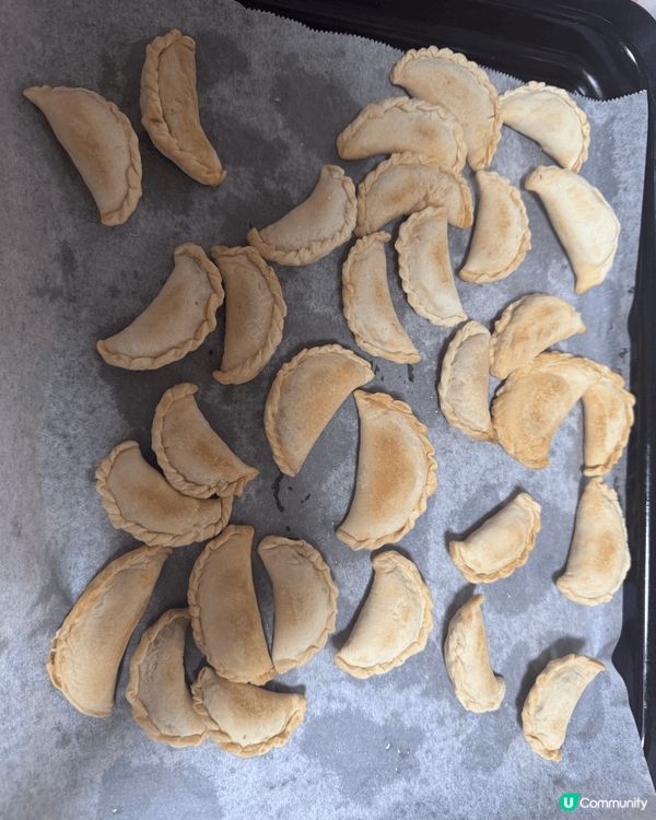 首先係前2日突然想清雪櫃整既椰汁戚風蛋糕。