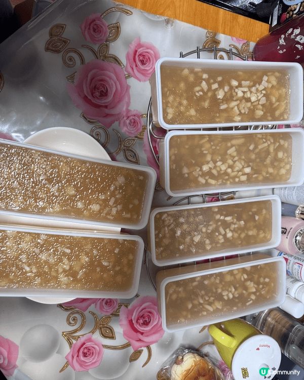 首先係前2日突然想清雪櫃整既椰汁戚風蛋糕。