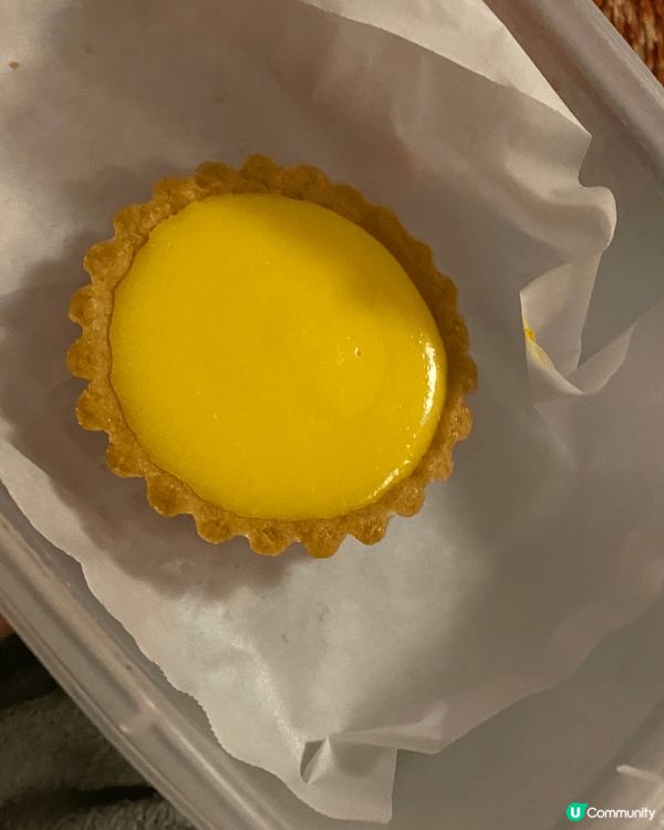 生果夾層朱古力蛋糕（裸面，忌廉裝飾），檸檬撻（凍食），蛋撻