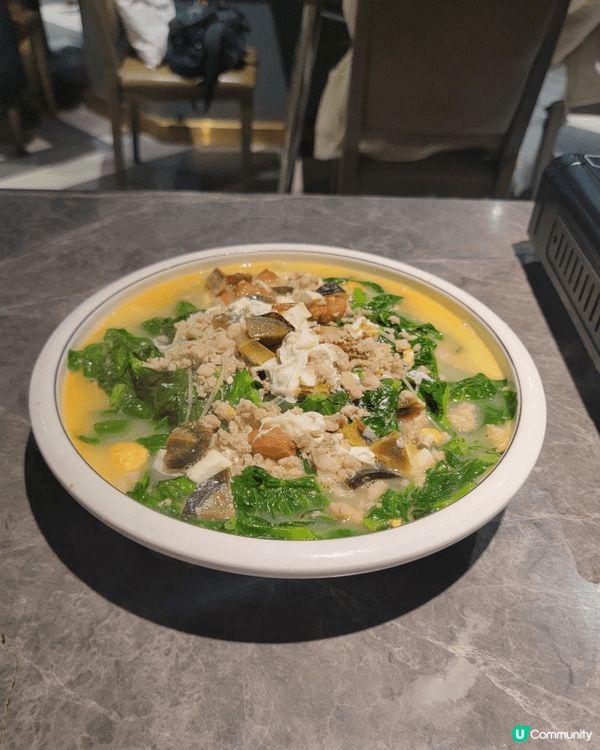 每日都有超值半價菜！今日半隻炸子雞只需$68，連飯超抵食。雞...