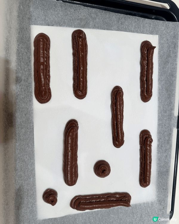 這個是朱古力泡芙，是和朋友一起去製作，原來整甜品好好玩，自己...