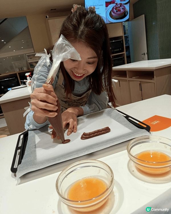 這個是朱古力泡芙，是和朋友一起去製作，原來整甜品好好玩，自己...