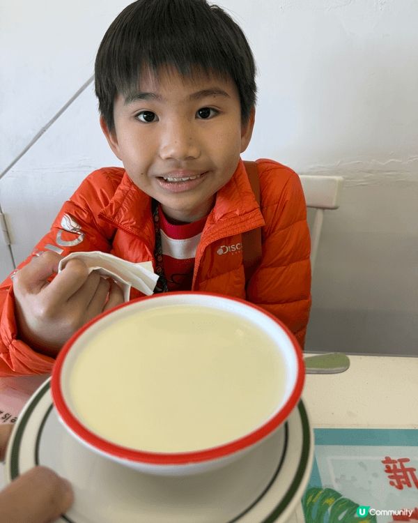長洲甜品種類多，薑汁撞奶、芒果糯米糍、大過塊面嘅西瓜冰，仲有...