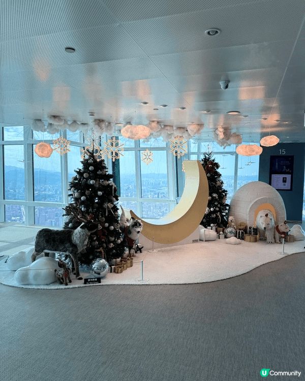 去台北101，很多打卡的佈置，還可以飽覽台灣成個景色。黎到可...