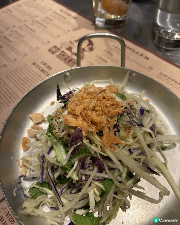 經過金鐘太古廣場咁啱到午飯時間，行左入CO THANH試一試...