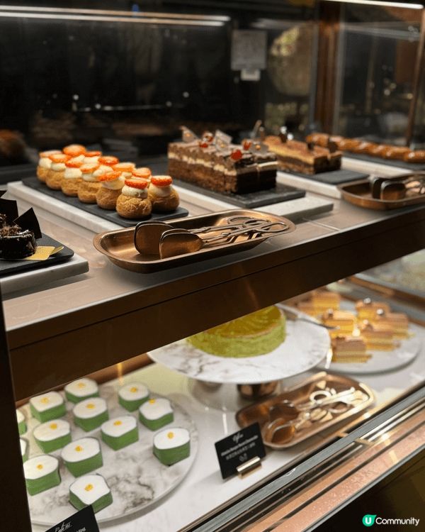 Café 103 位於香港麗思卡爾頓酒店 103 樓，晚餐自...