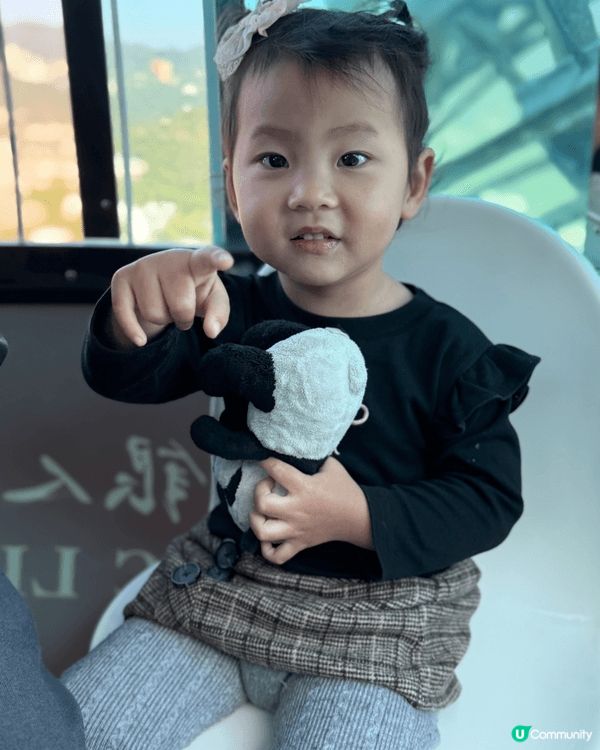 放假的時候，daddy mami帶左我去海洋公園🎡 第一站就...