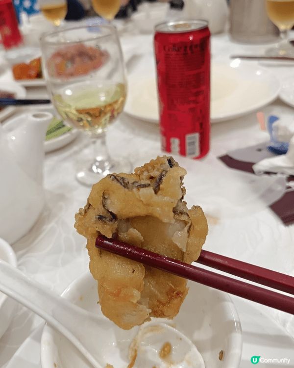 今日係年二十，我們選擇在就近的酒樓，提早食團年飯，酒樓已推出...