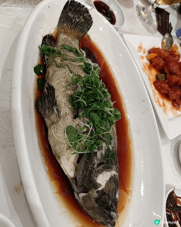 今日係年二十，我們選擇在就近的酒樓，提早食團年飯，酒樓已推出...