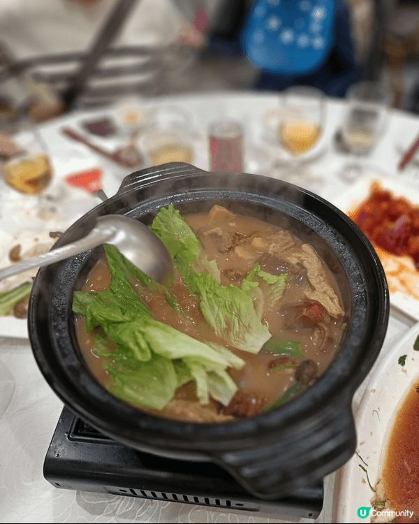 今日係年二十，我們選擇在就近的酒樓，提早食團年飯，酒樓已推出...