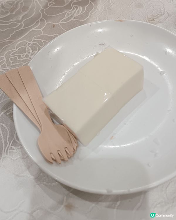 今日係年二十，我們選擇在就近的酒樓，提早食團年飯，酒樓已推出...