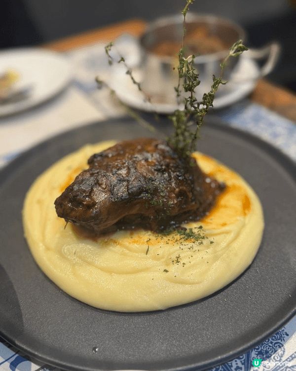 土瓜灣 Heysohut 呢餐好有驚喜，前菜白酒煮蜆配蒜蓉多...