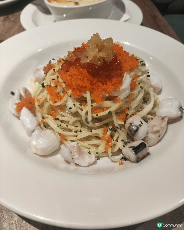 觀塘工業區裏的美食， 🧇新鮮蜜瓜配朱古力雪糕竹炭糯米窩夫