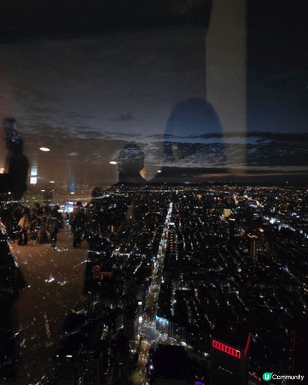 第一次同小朋友去旅行，小朋友一直都好驚搭飛機，怕好大聲，最後...