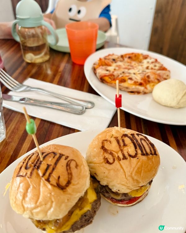 8歲以下免費兒童餐！